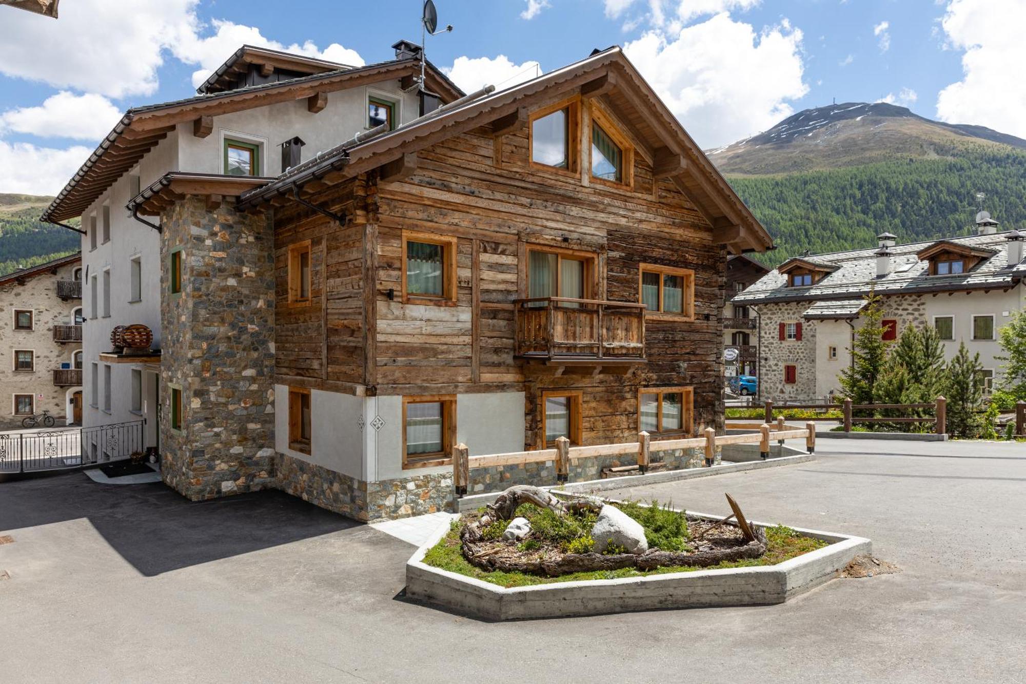 Snow Mountain Planet Suite House Livigno Buitenkant foto